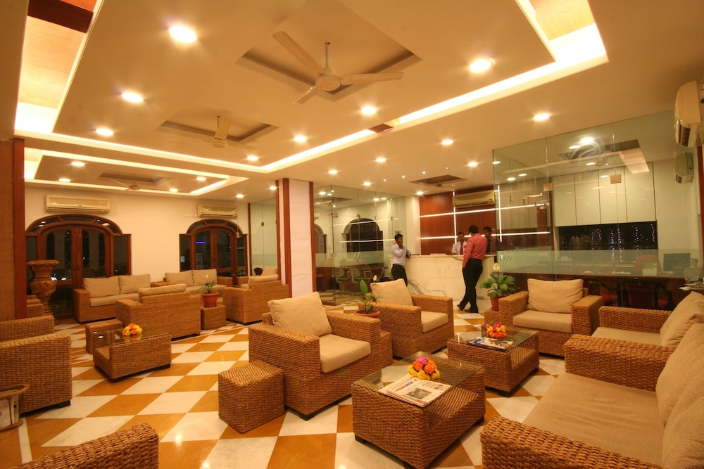 HOTEL KHANVEL RESORT 24/50