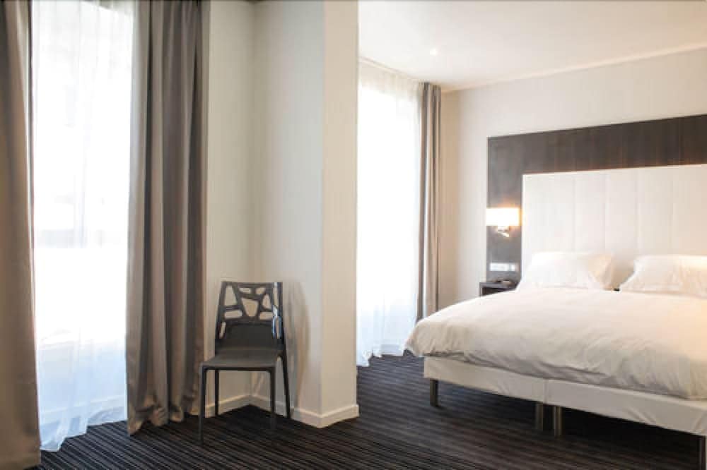 Hôtel 66 3/27