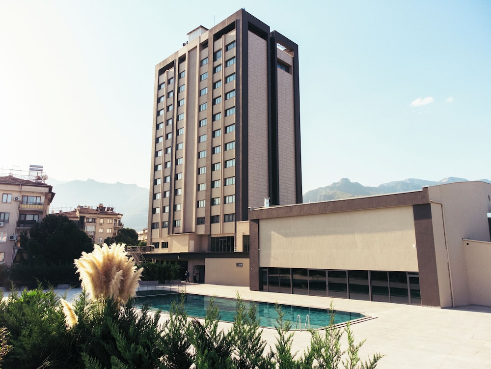 The Emporia Hotel 3/44