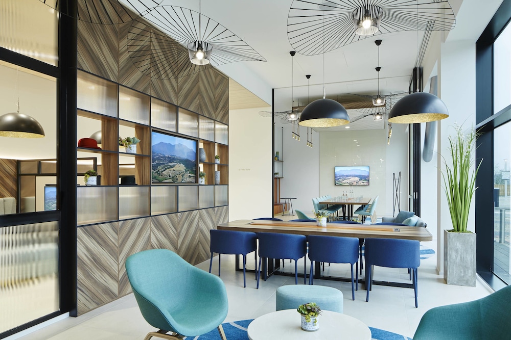 Courtyard by Marriott Luton Airport 5/57