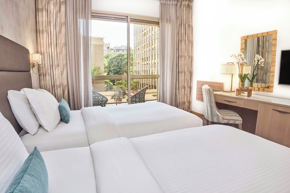 غرفة بسريرين مزدوجين، Gefinor Rotana Hotel Beirut 2/7