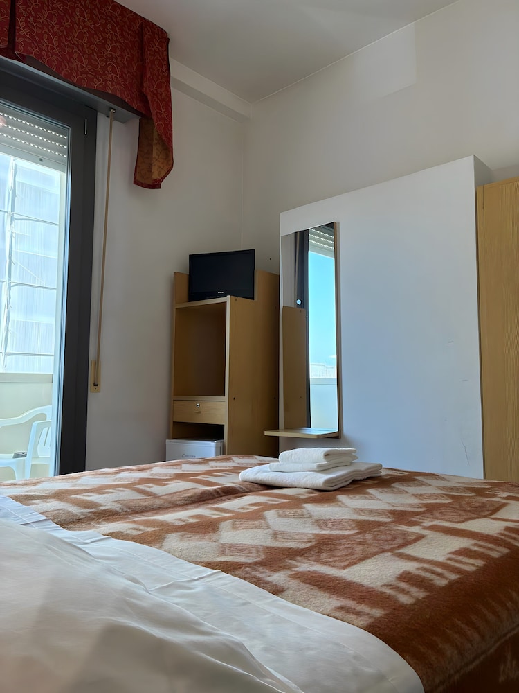 Hotel Columbia Frontemare 17/41