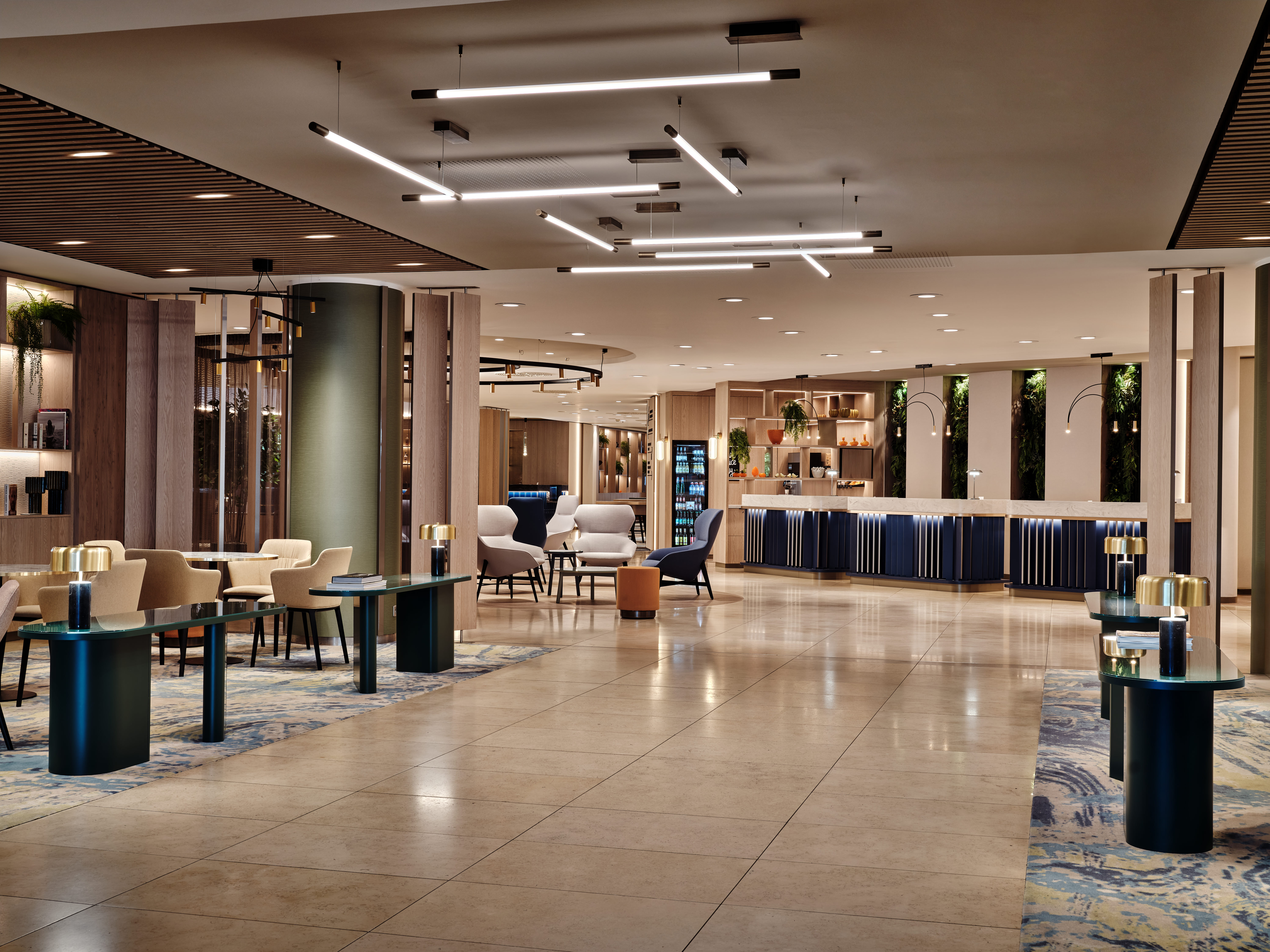 CROWNE PLAZA BRATISLAVA 10/74