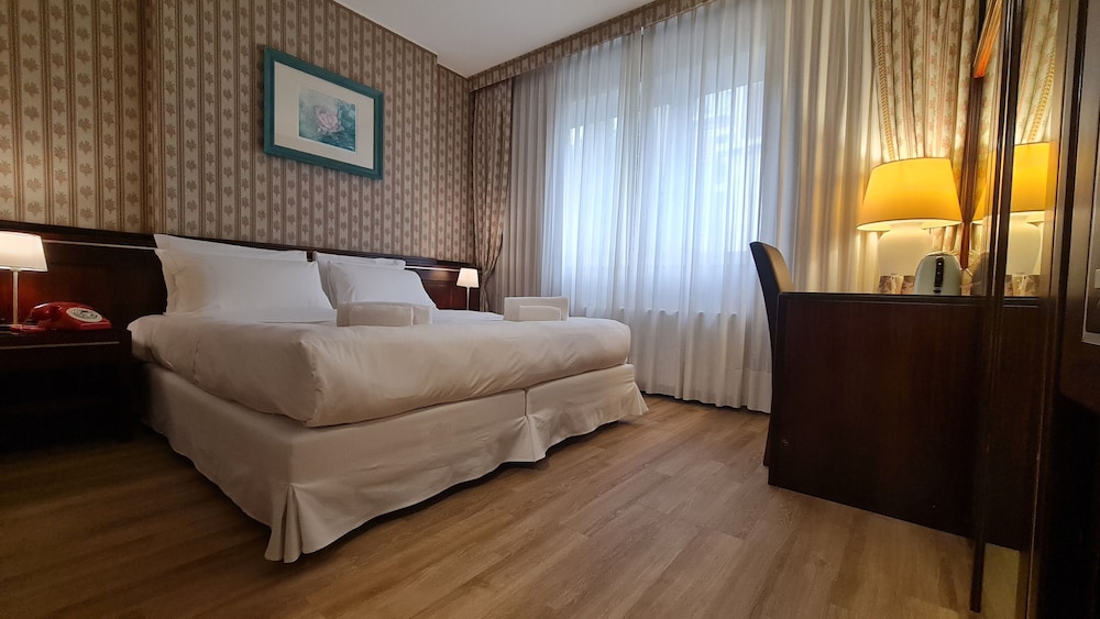 غرفة قياسية بسرير مزدوج، Venice Michelangelo Hotel 6/10