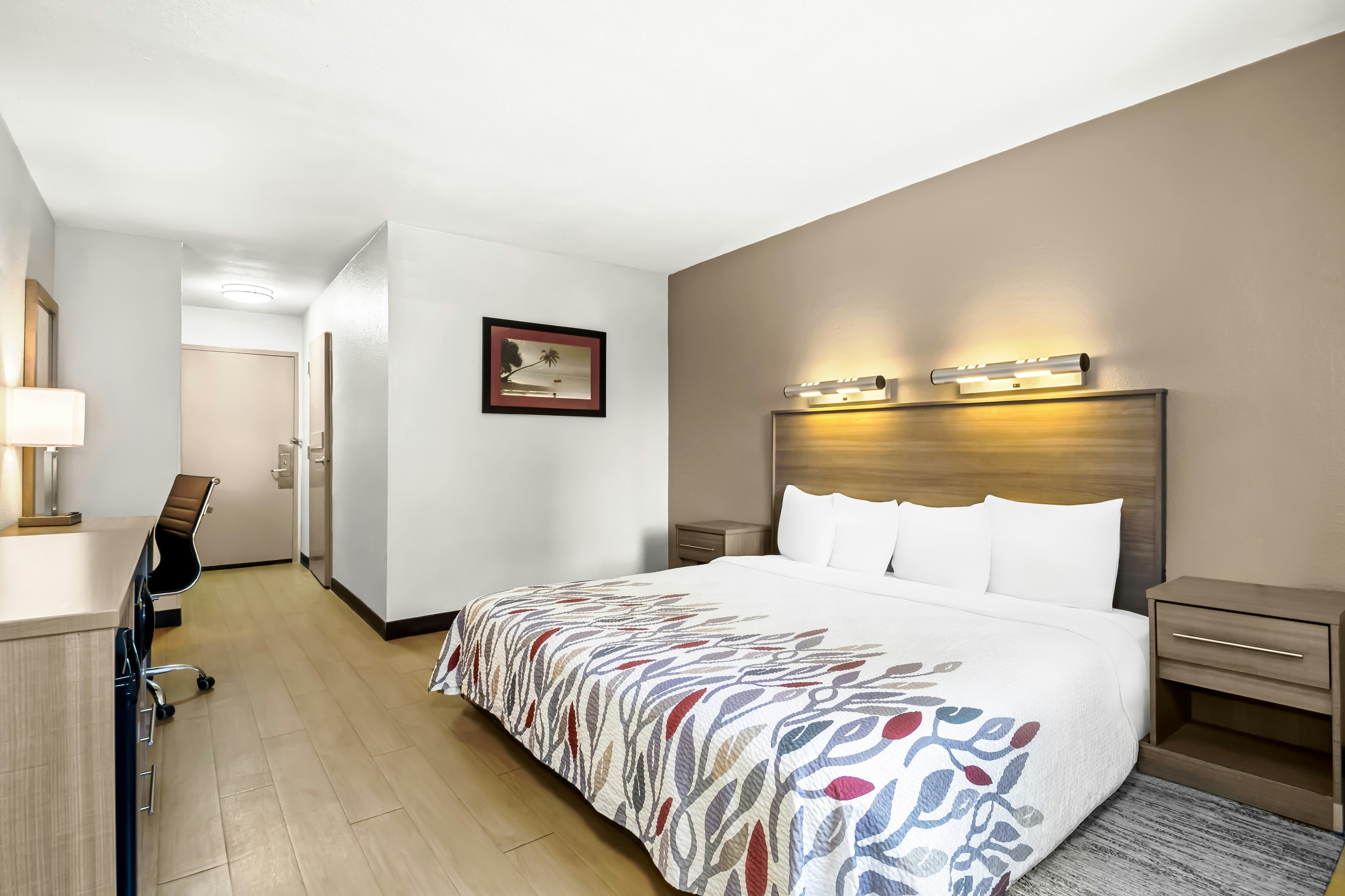 DELUXE, KING BED, ACCESSIBLE
