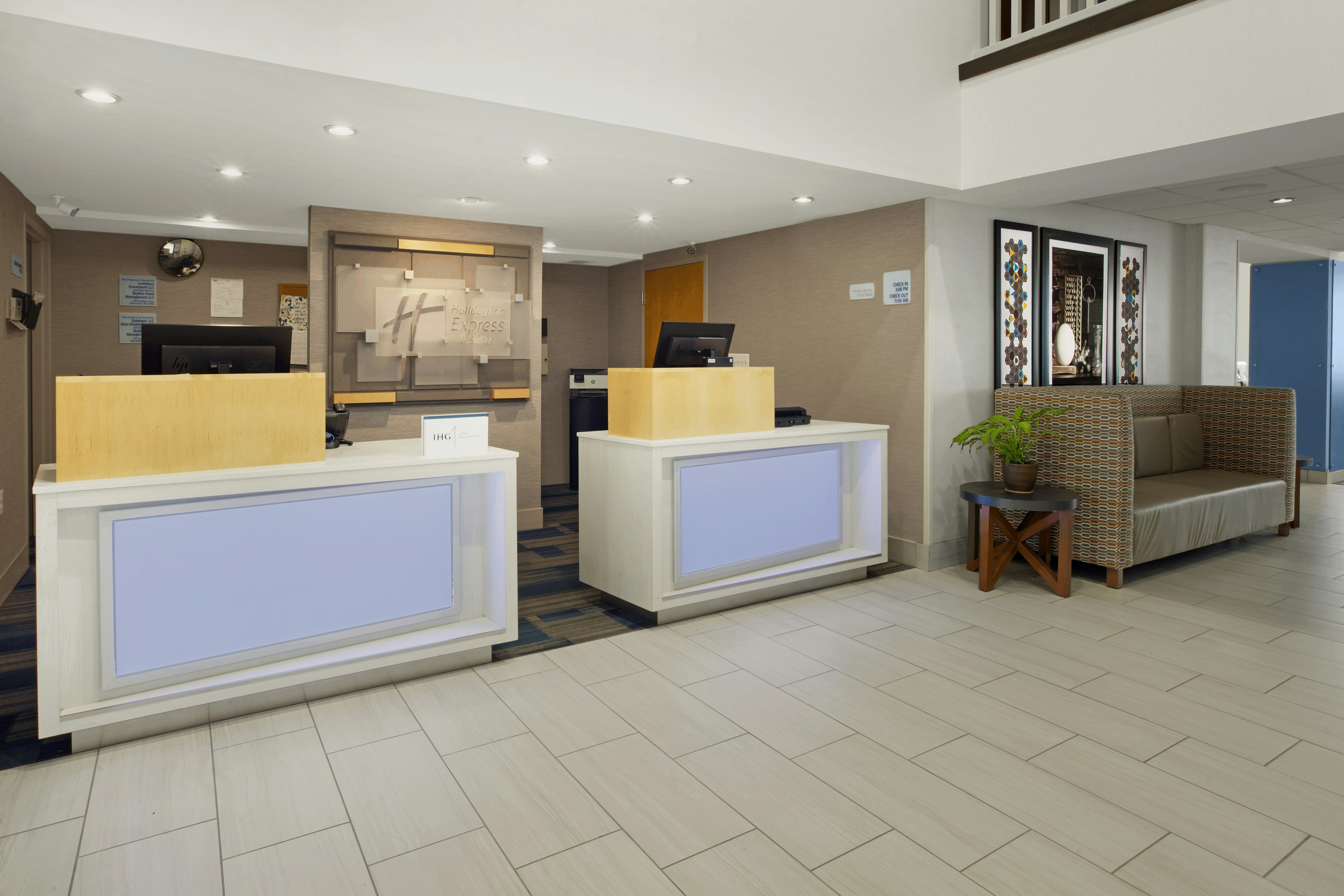 Holiday Inn Express Hotel & Suites Warrenton 4/30