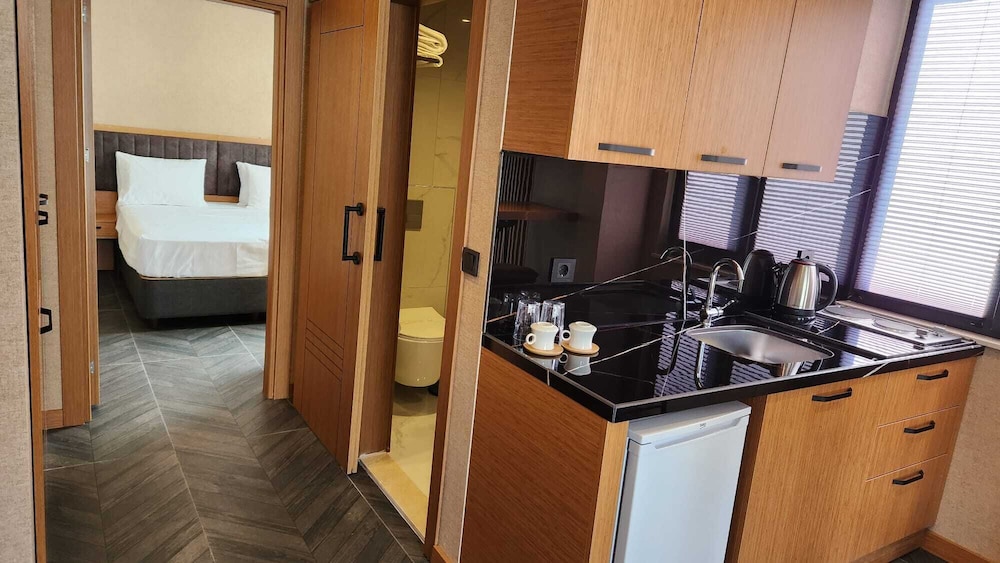 Ferah Suites Hotel 26/28