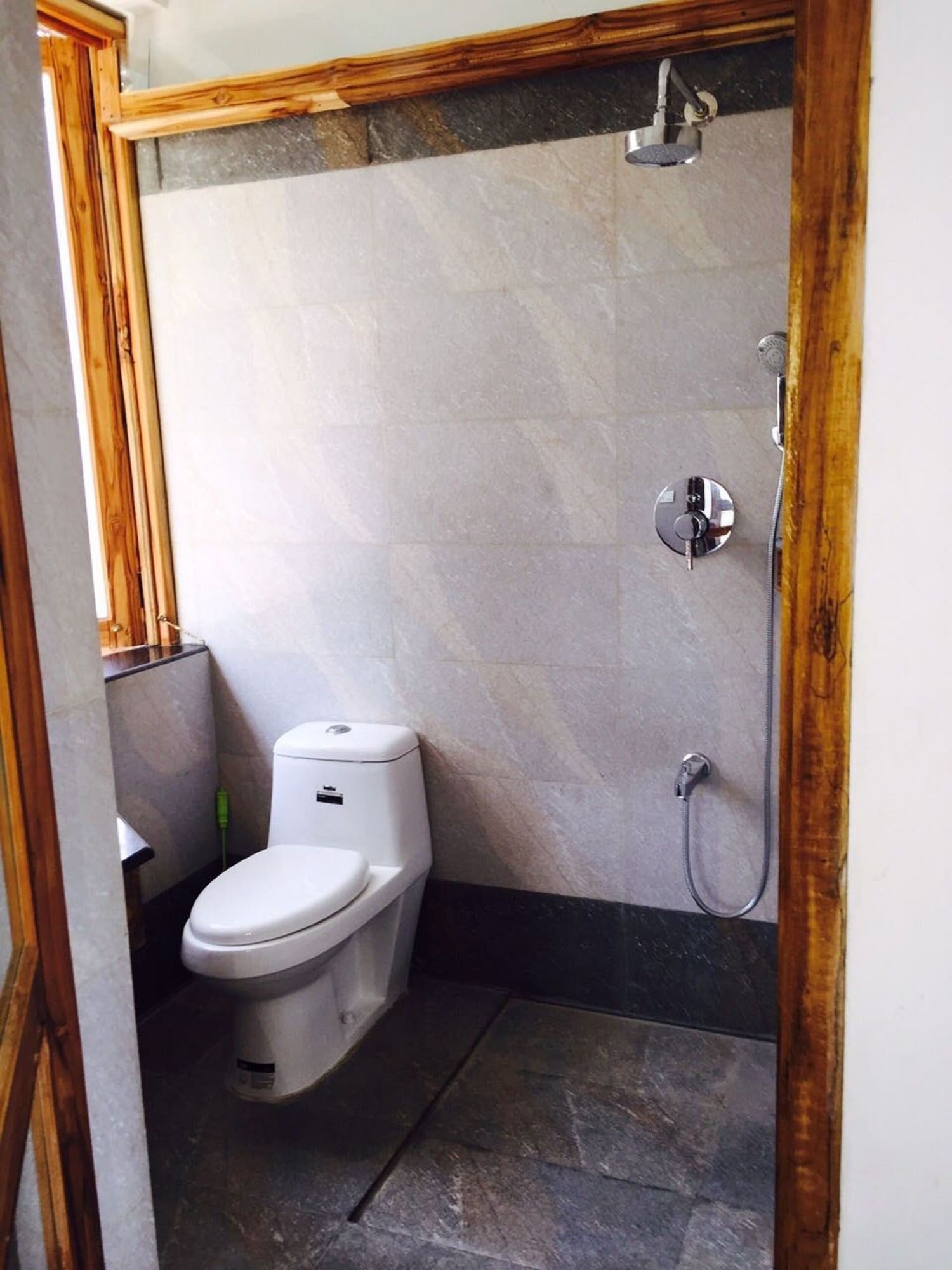DELUXE, TRIPLE, 3 BEDS, GARDEN VIEW