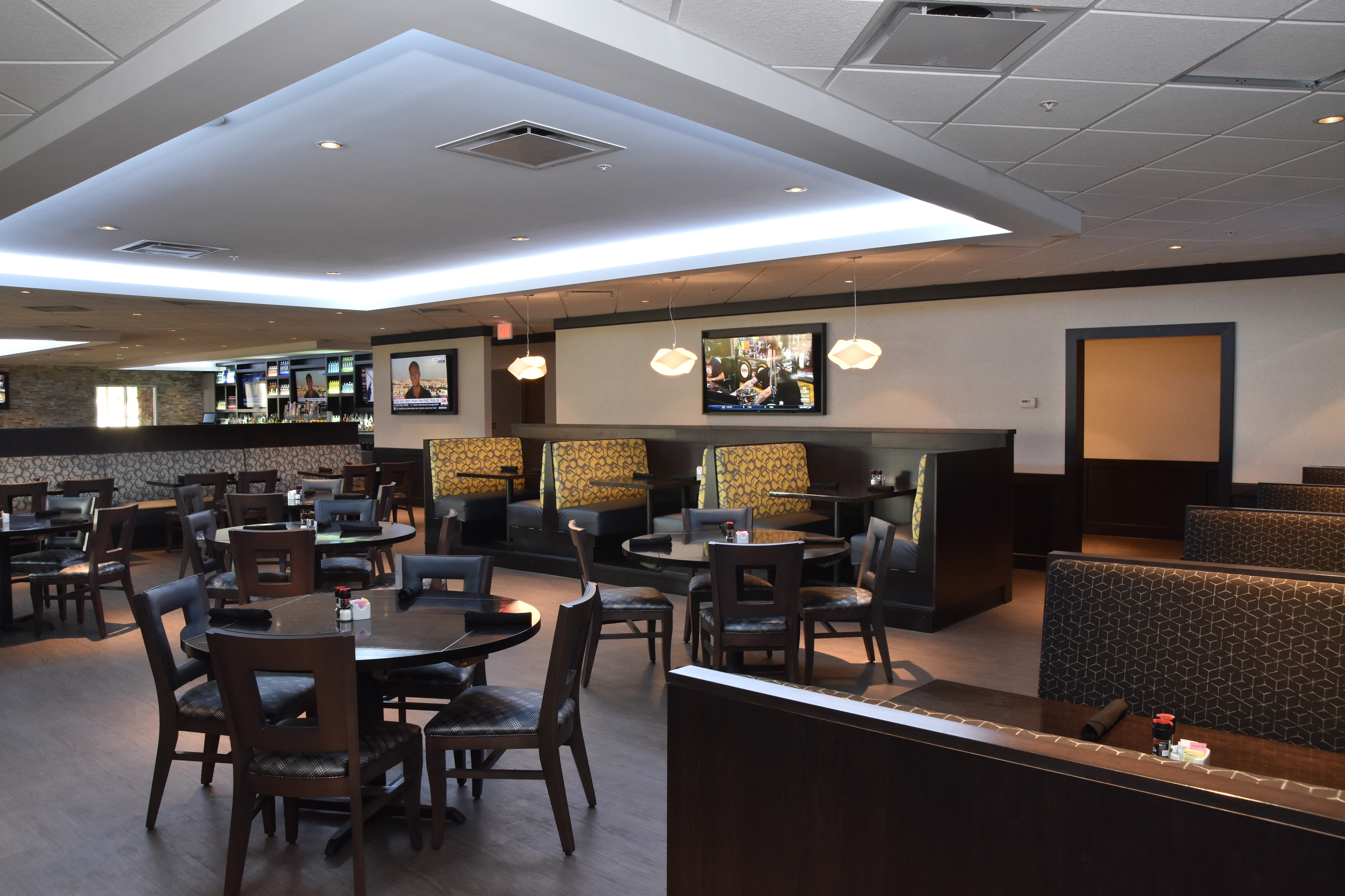 Holiday Inn Canton (Belden Village) 54/72