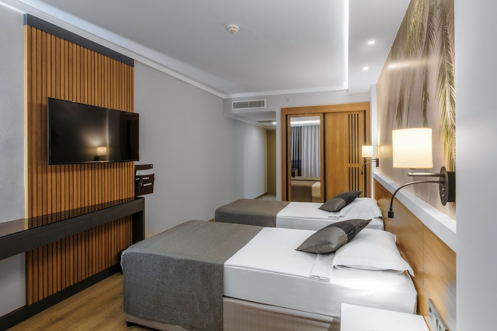 Standard, Double Bed, Land View