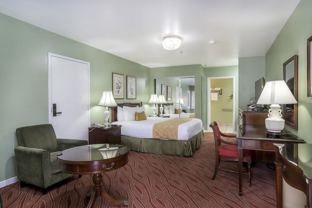 Campbell Inn 16/48