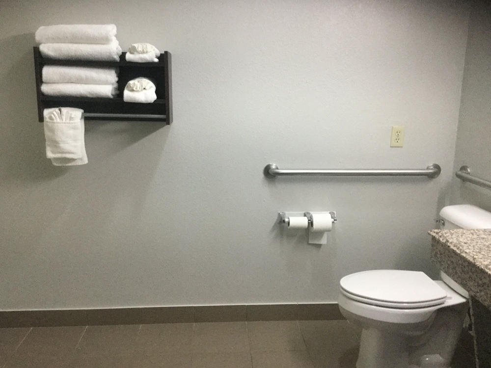 Muskogee Inn And Suites 12/30