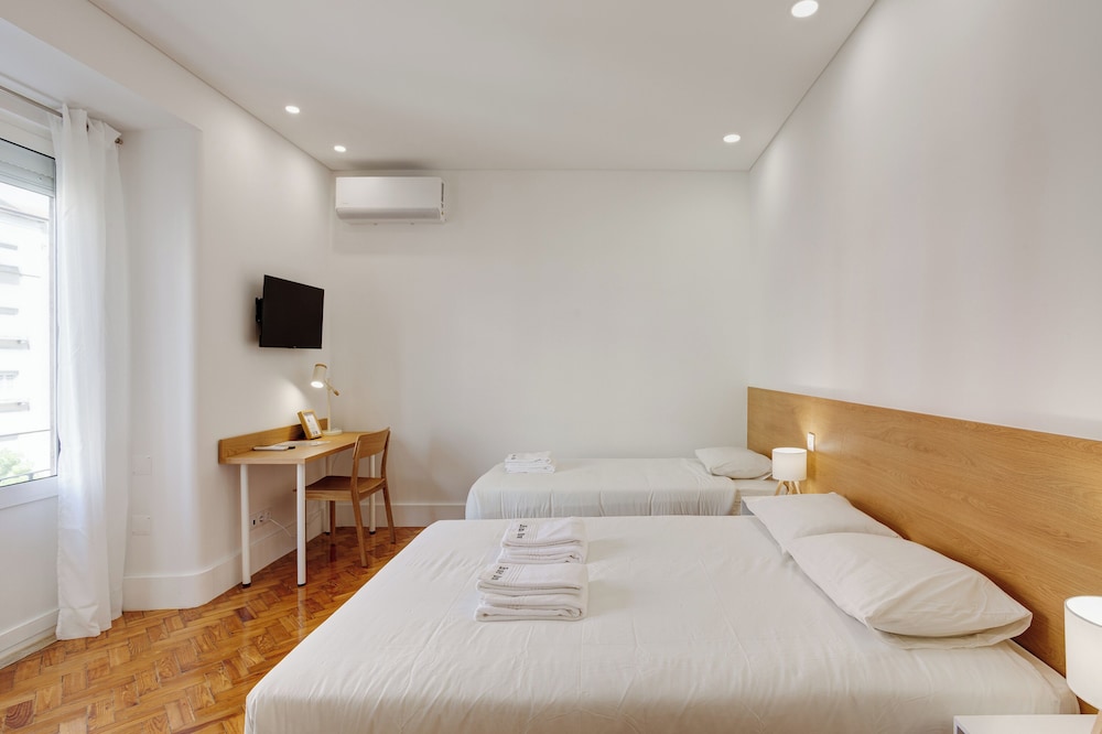 Room, Triple, 1 Double and 1 Single Bed