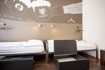 MIXED DORM, 4 PEOPLE, 6 BEDS, PRIVATE BATHROOM