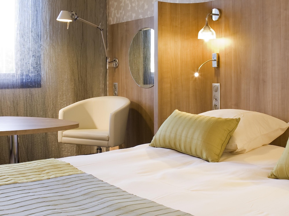 Mercure Angers Centre De Congres 18/65