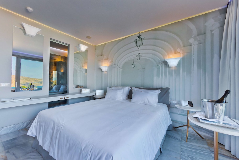 Royal Marmin Bay Boutique and Art Hotel 8/50