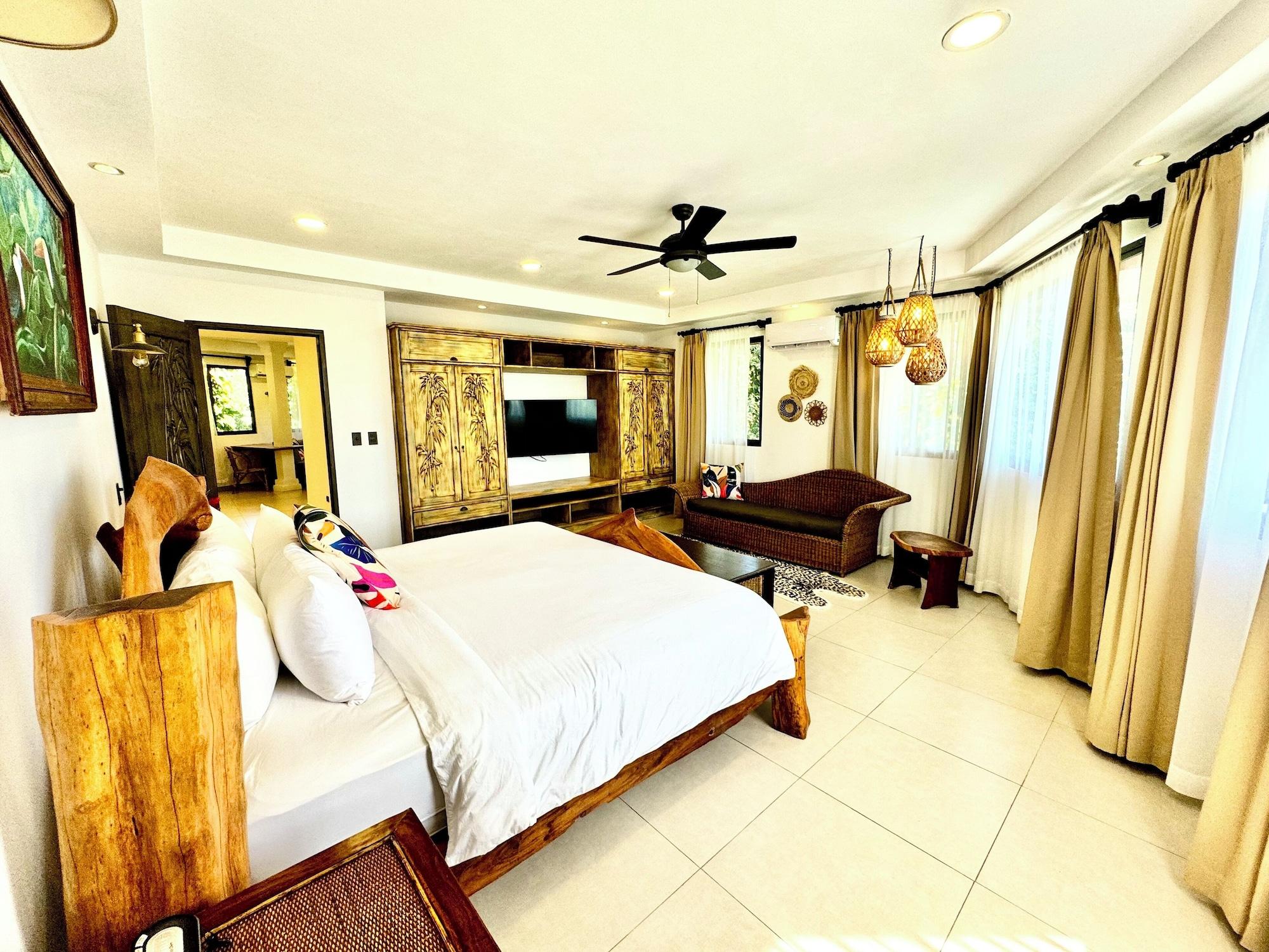 Grand, Master, Suite