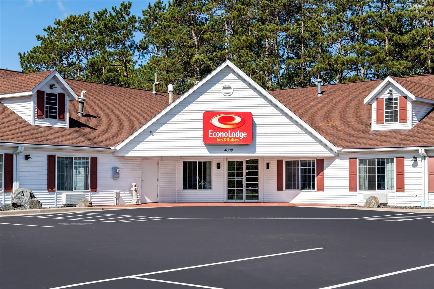 Econo Lodge Inn & Suites Eau Claire South 33/33