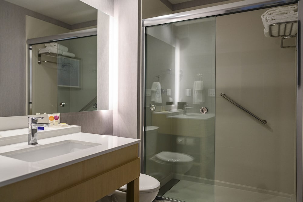Hyatt Place Indianapolis / Fishers 64/69