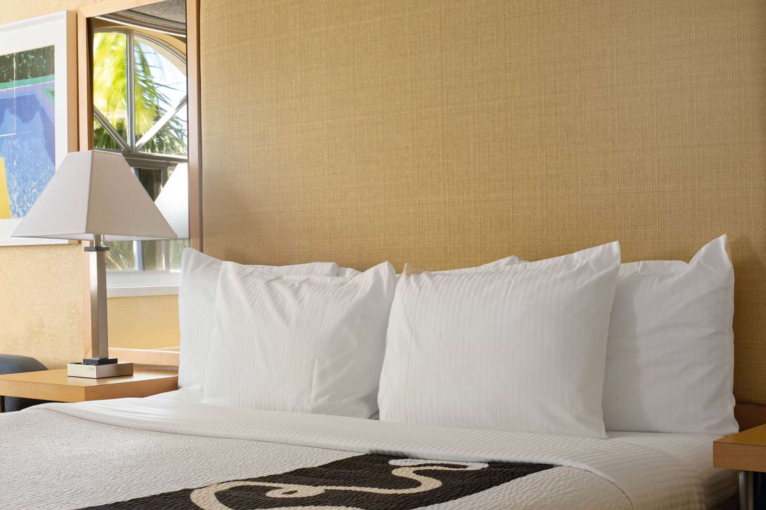 La Quinta Inn & Suites by Wyndham Sunrise 4/20