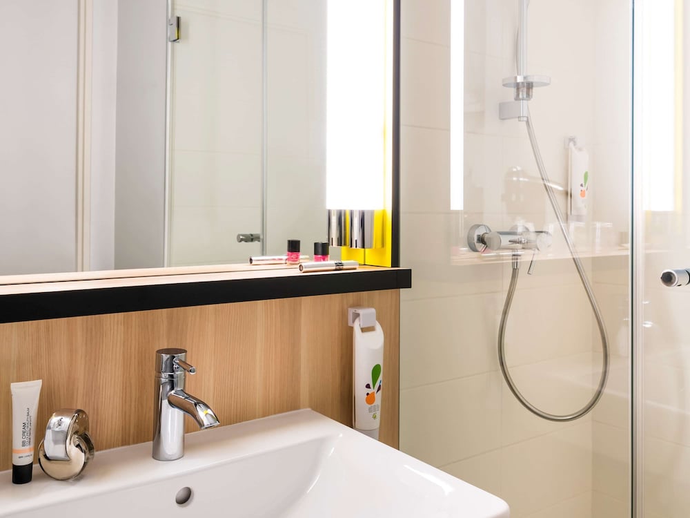 Ibis Styles Guyancourt Versailles 63/69