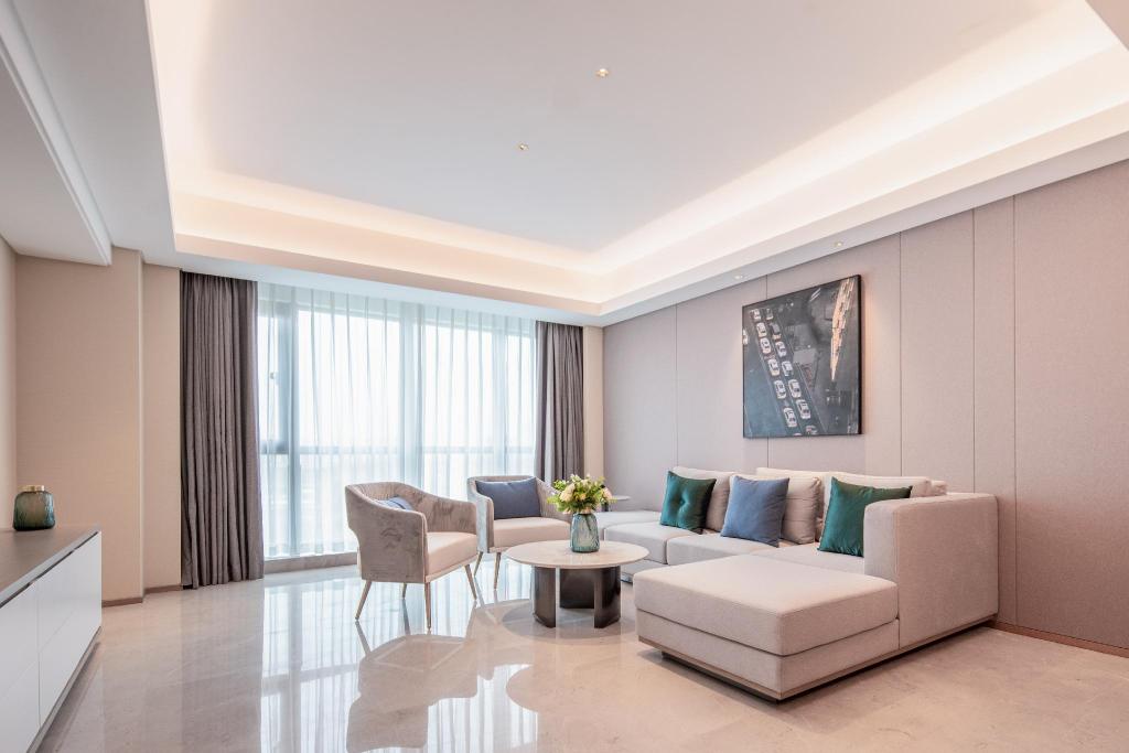 2 Bedrooms, Suite, 1 King and 2 Double Beds