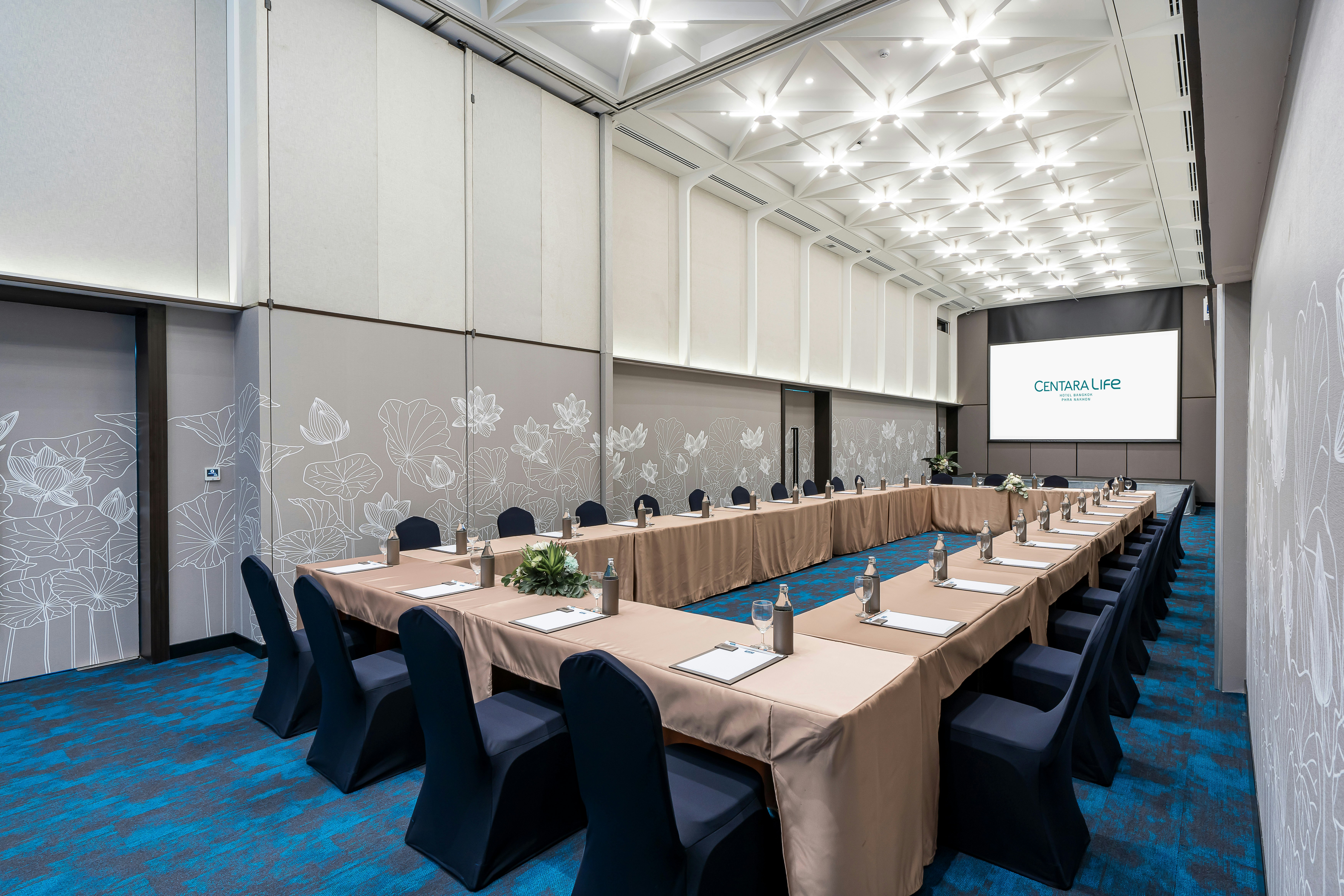 Centara Life Hotel Bangkok Phra Nakhon 51/67