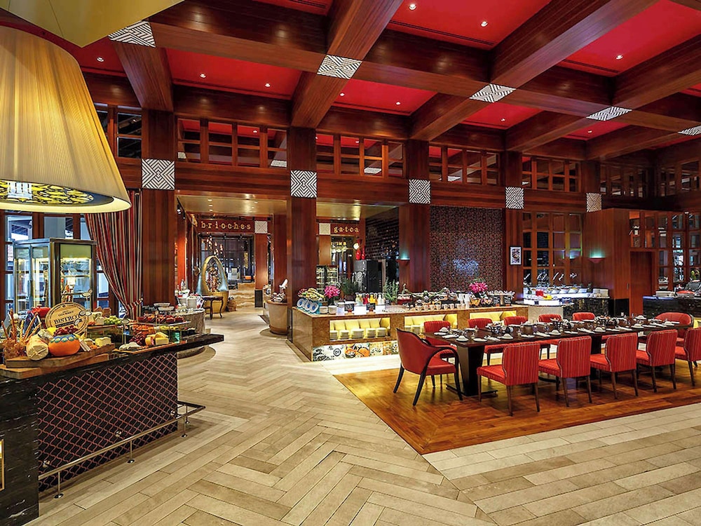 Sofitel Singapore Sentosa Resort and Spa 68/76