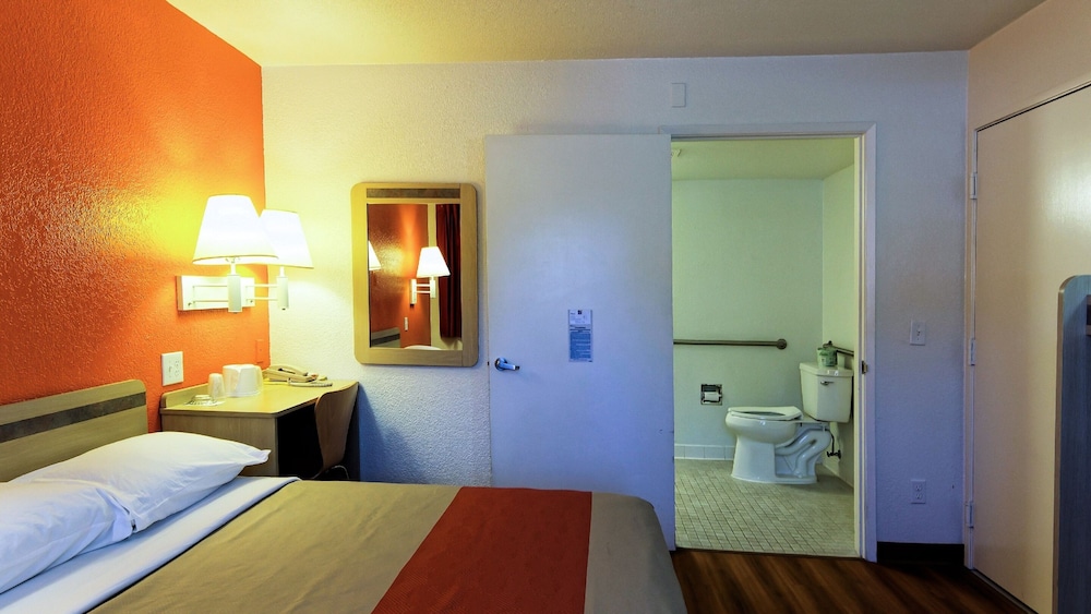Motel6 Chico, CA 27/39