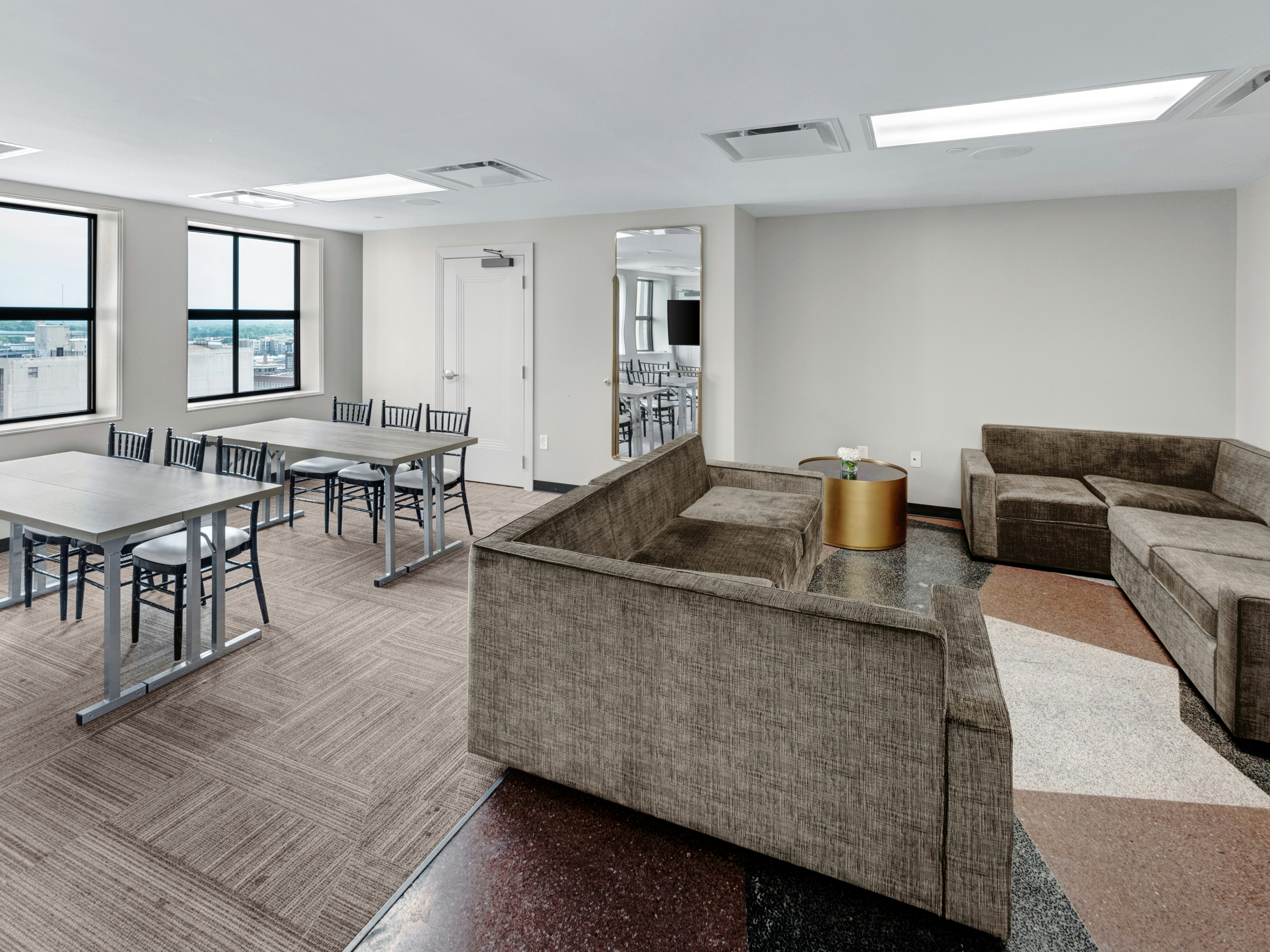 Tulsa Club Hotel Curio Collection By Hilton 51/89