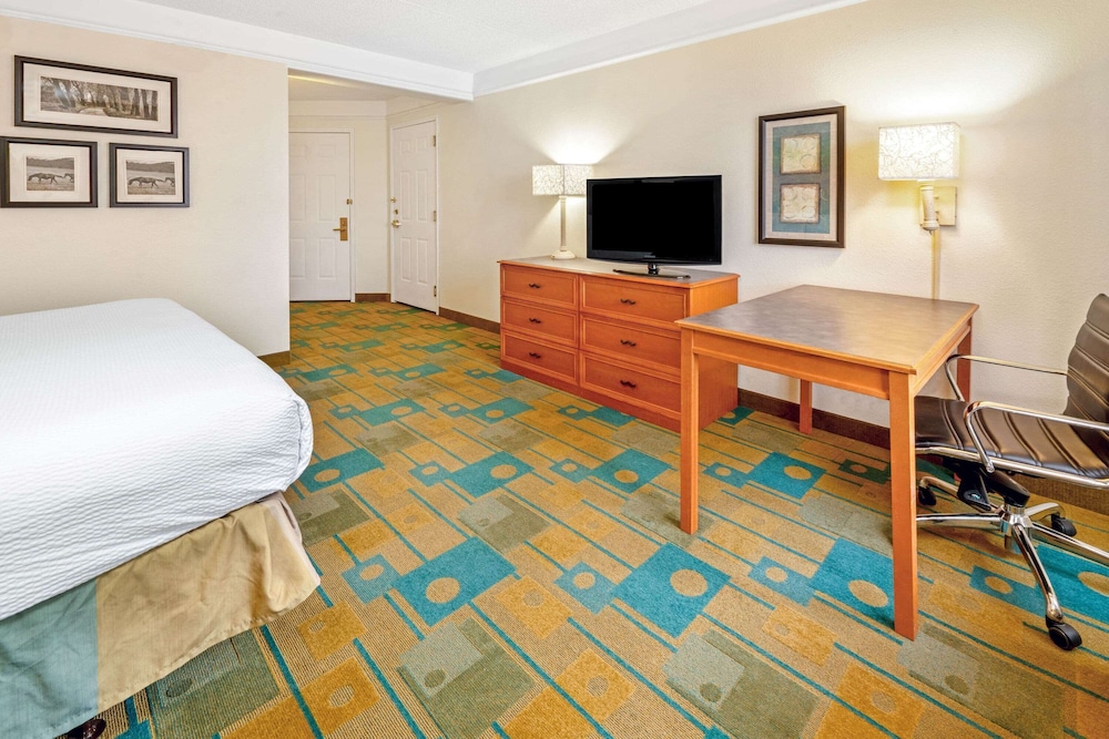 La Quinta Inn & Suites by Wyndham Salt Lake City Airport 21/48
