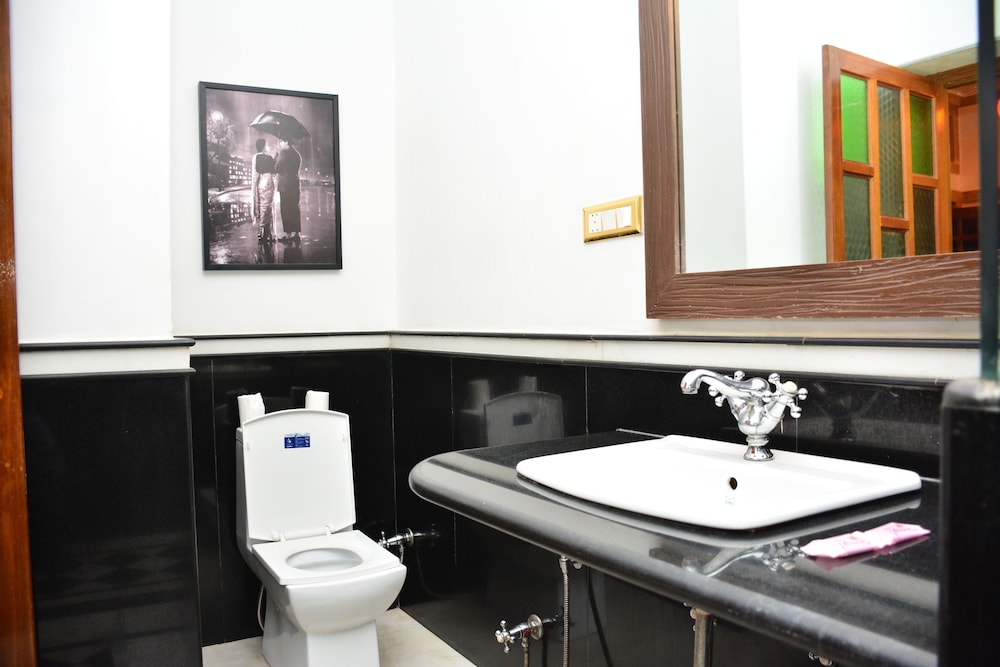 Hotel Pleasant Haveli 50/50