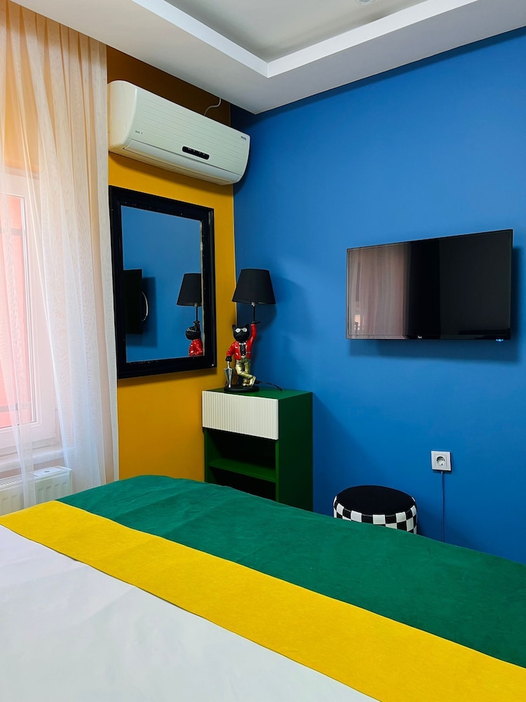 Apex Hotel 57/64
