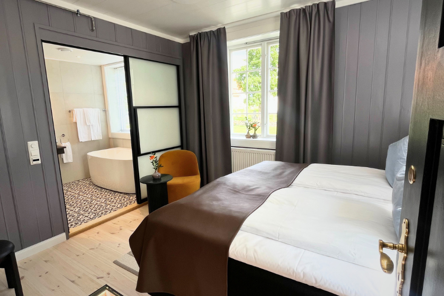 Deluxe, Double Bed