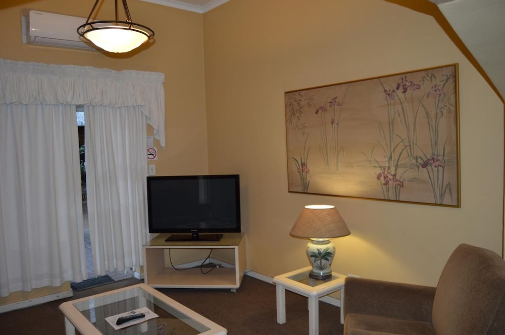 Ascot Inn 27/63