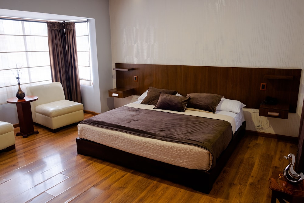 جناح كومفورت بسرير كينج