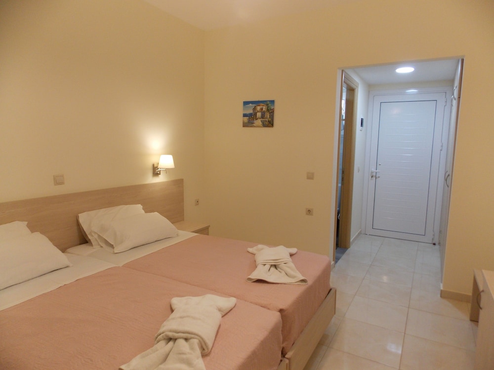 Alkyon Beach Hotel 2/15
