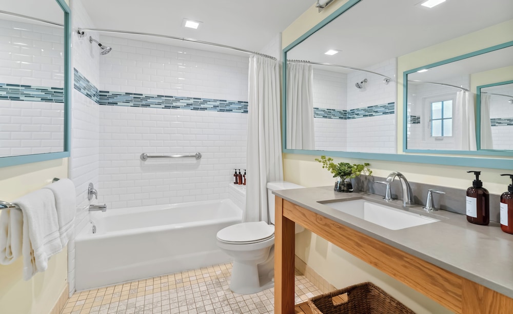 Inn At Playa Del Rey 46/51
