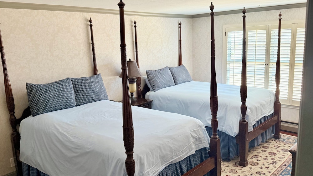 Cow Hollow Inn 12/46