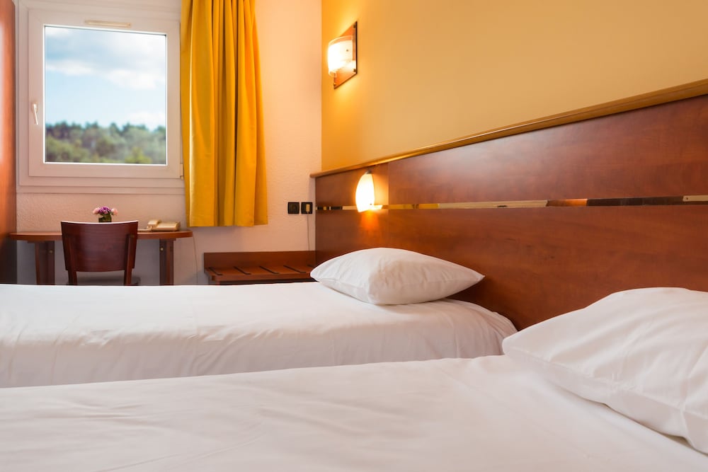 Brit Hotel Rennes Cesson - Le Floreal 12/66