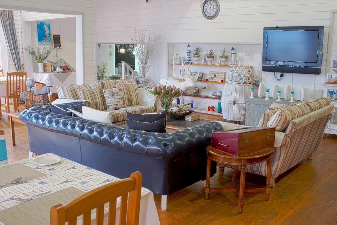 Oceans Hotel and Self Catering 7/16