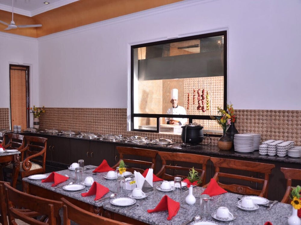 Udai Vilas Palace Bharatpur 11/18