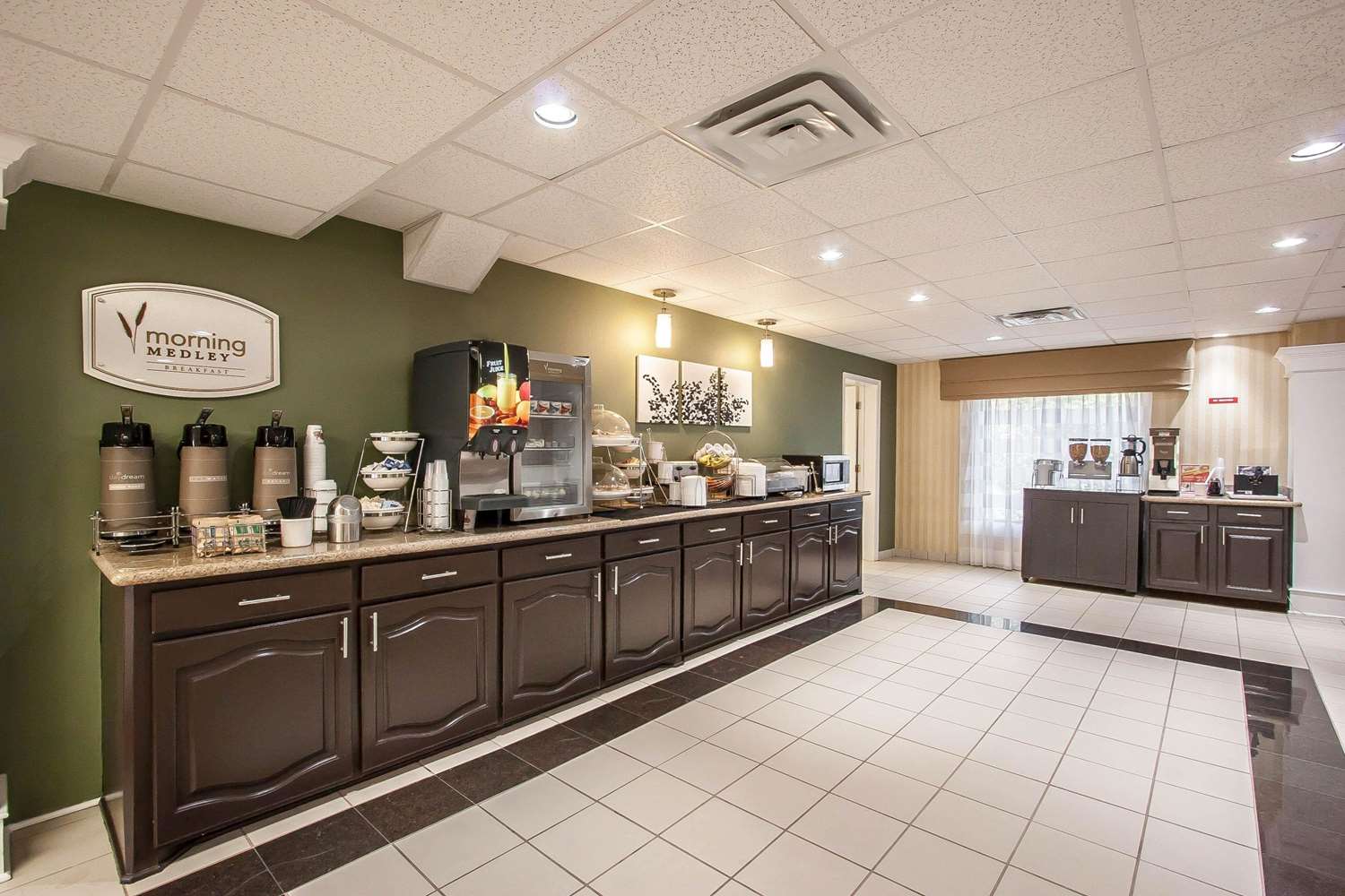 Pearl Jackson Airport Hotel 15/19
