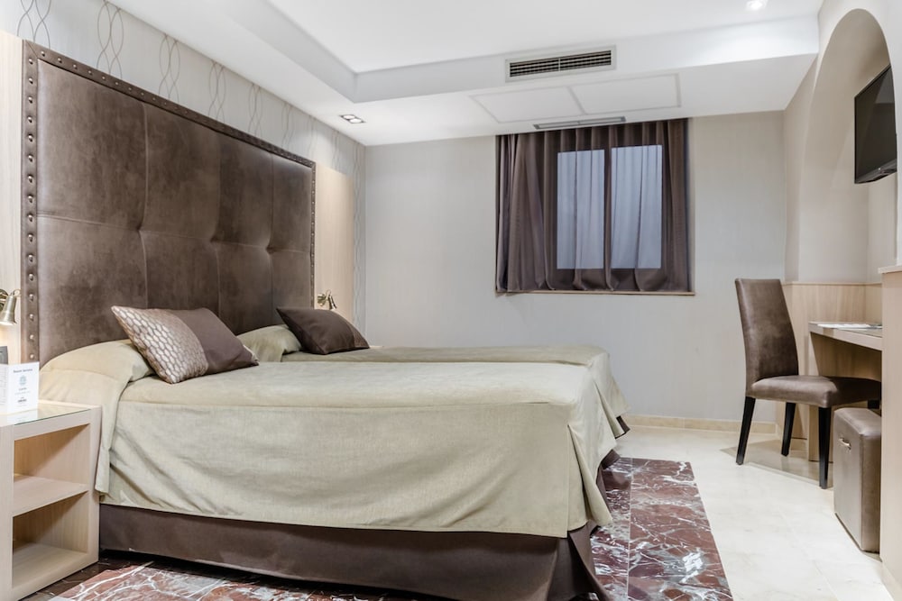 Gotico Hotel 25/77