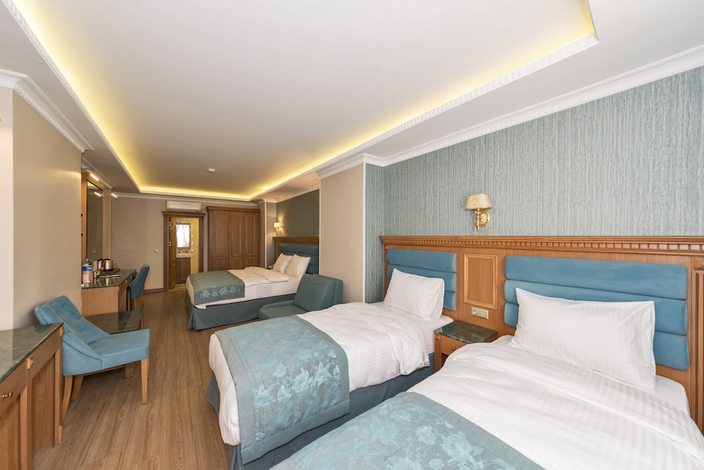 Magnaura House Hotel 14/53