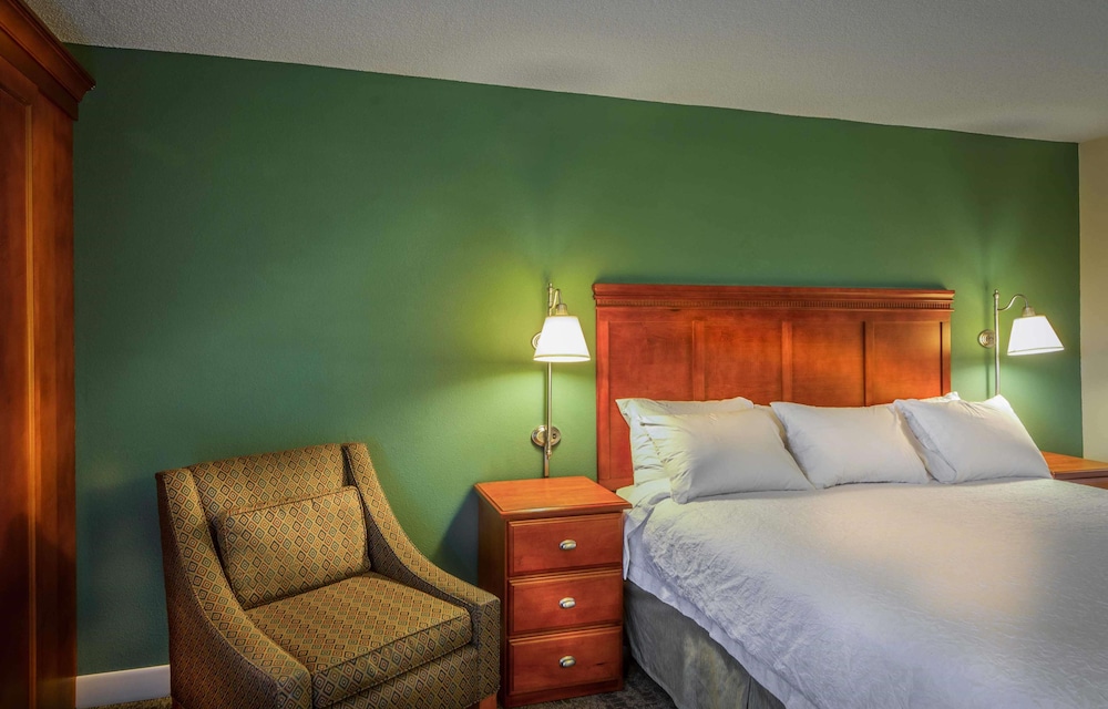 Hampton Inn Washington, PA 17/57