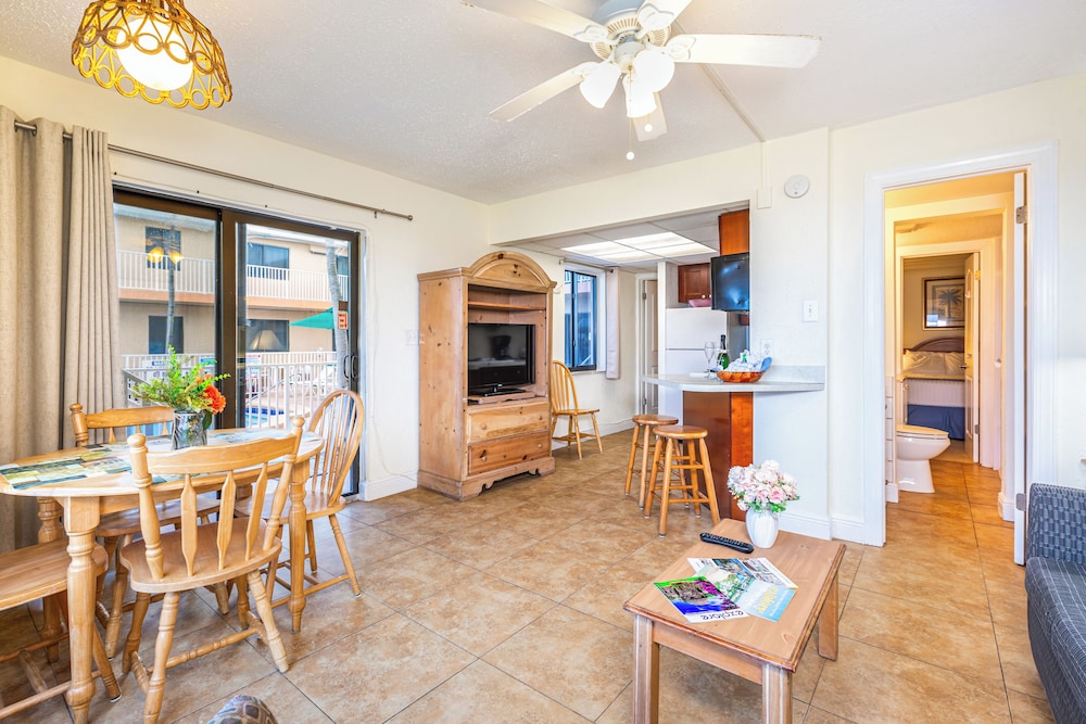 Emerald Seas Deerfield Beach Club 13/39