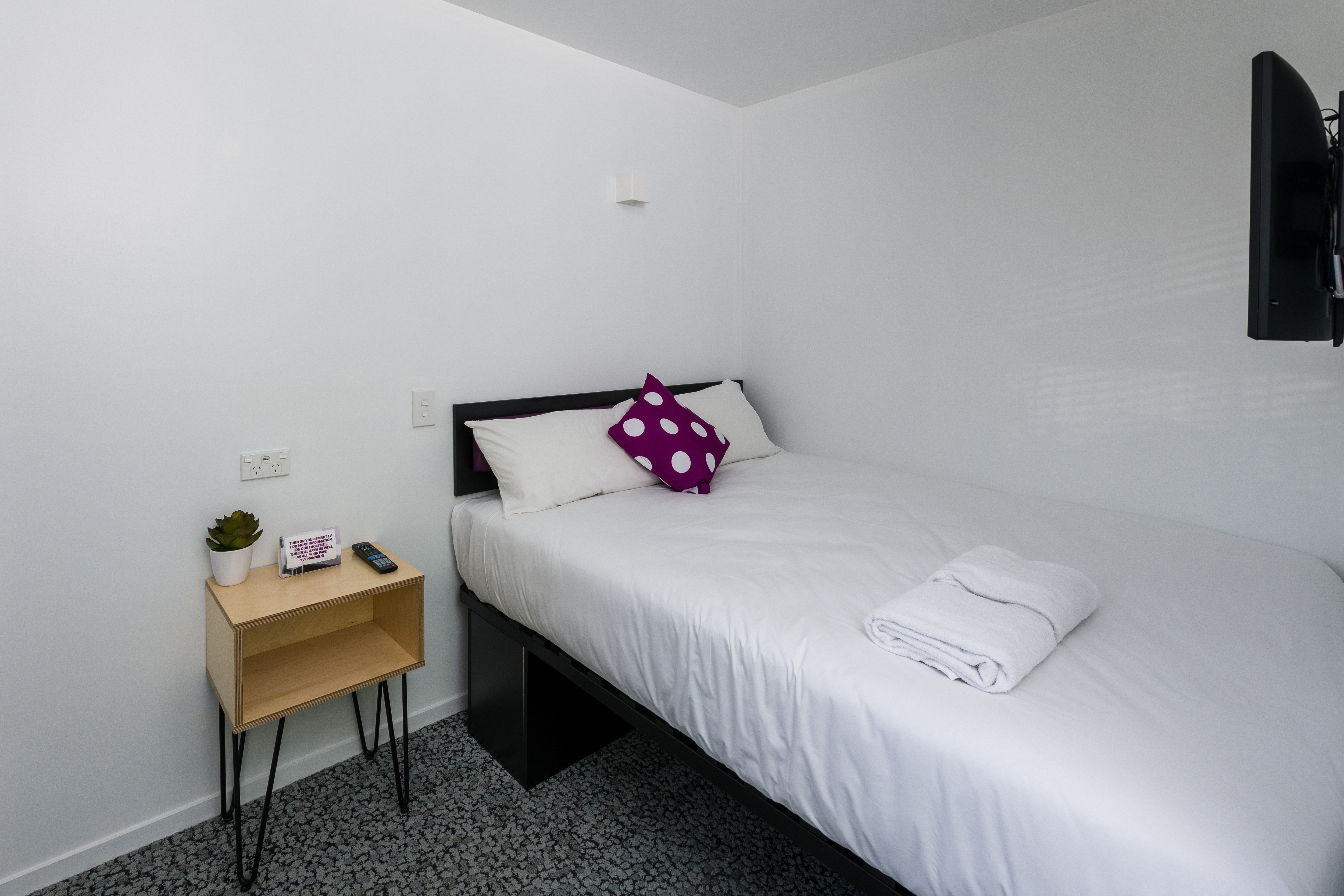 Queen Ensuite Interior
