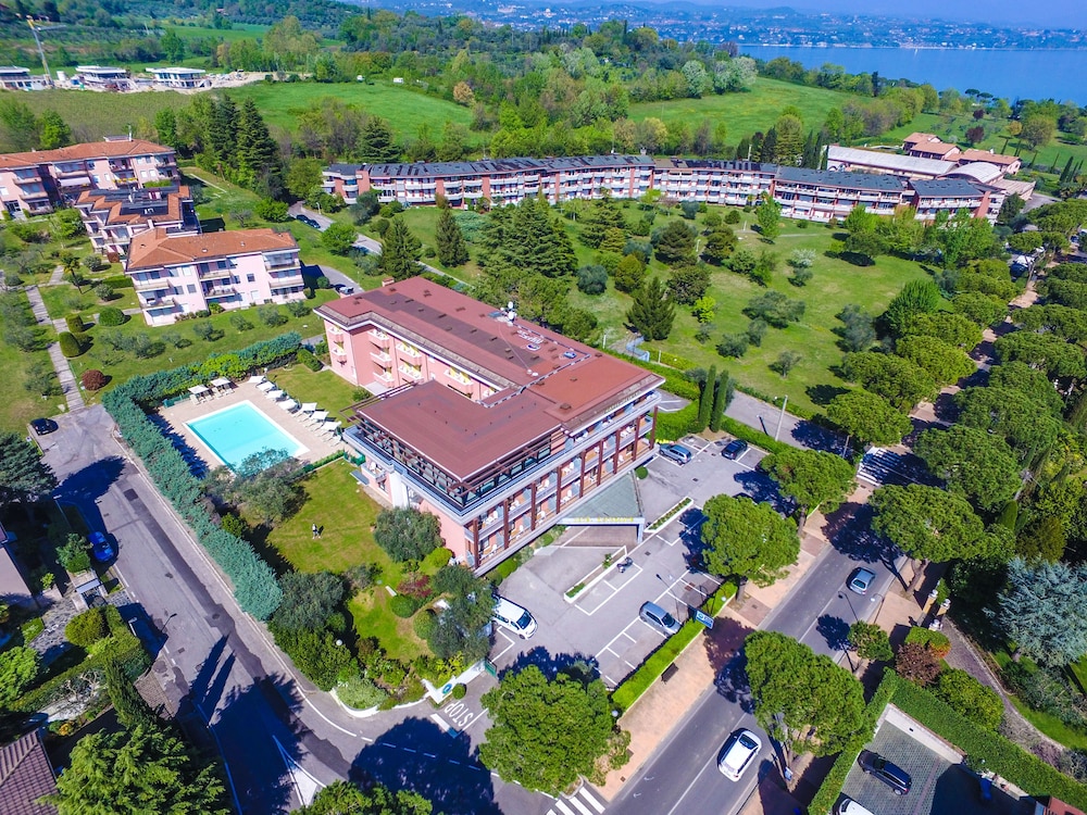 HOTEL OLIVETO 66/73