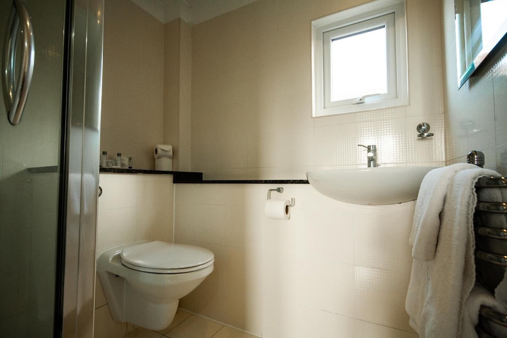 Berwick Manor Hotel 46/50